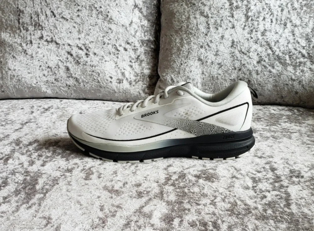 Brooks Trace 3 Womens Running Shoes White Oyster Black Wide Size 12